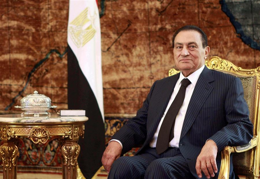 مبارك يعلن تفاصيل إرسال قوات مصرية إلى السعودية والإمارات