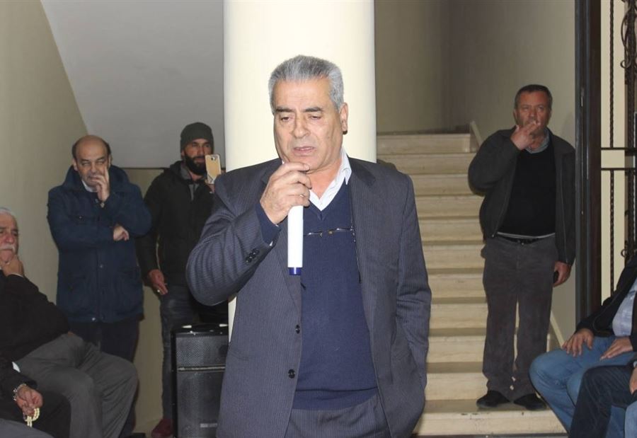 بالصور: وقفة تضامنية مع رئيس بلدية قب الياس 