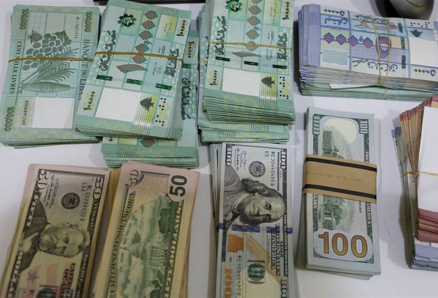 إنخفاضٌ في سعر دولار السوق السوداء