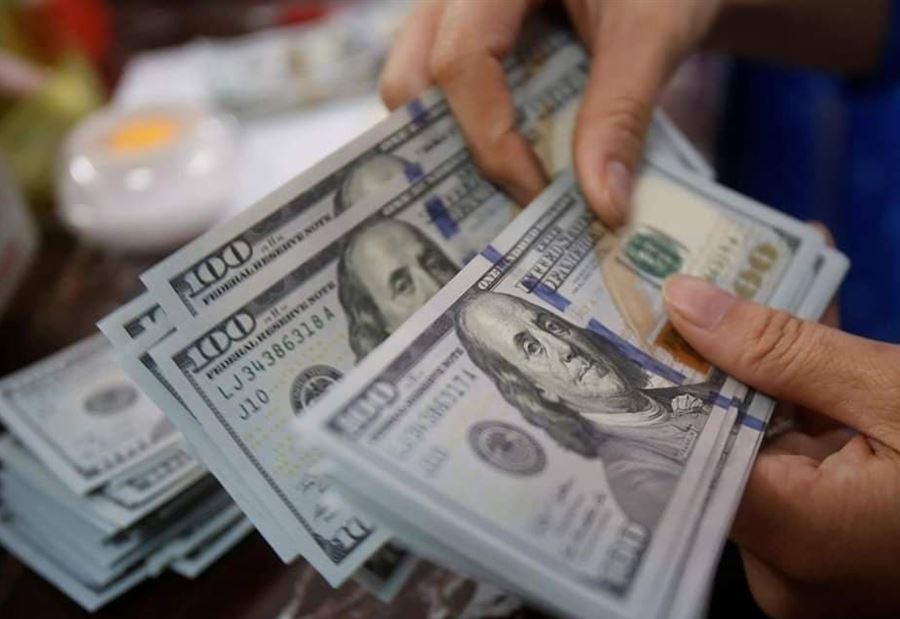 بعد تحرك القضاء... الدولار يتراجع 