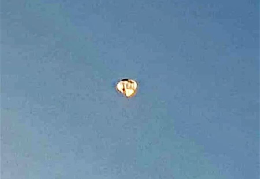 بالصورة: اسقاط منطاد "تجسس" فوق مسكاف عام