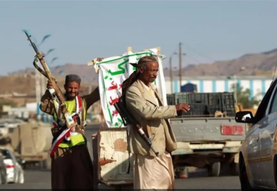 الحوثي يعتقل ويُفتّش والسبب "واتساب" 