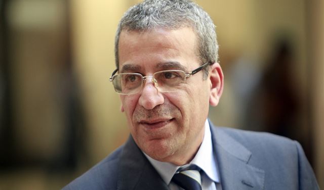 "يوم الثلاثاء إما يكرم اللبناني إما يهان" "يوم الثلاثاء إما يكرم اللبناني إما يهان"