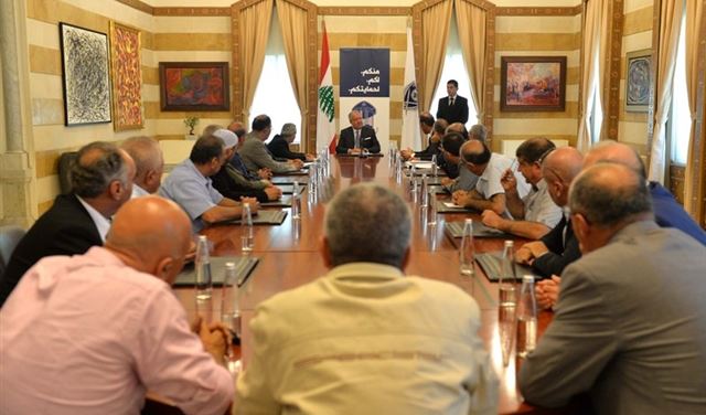 المشنوق اطلع على مخاطر المجمع الصناعي واضراره