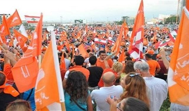 تحذيرات من استمرار مناورات "الوطني الحر"