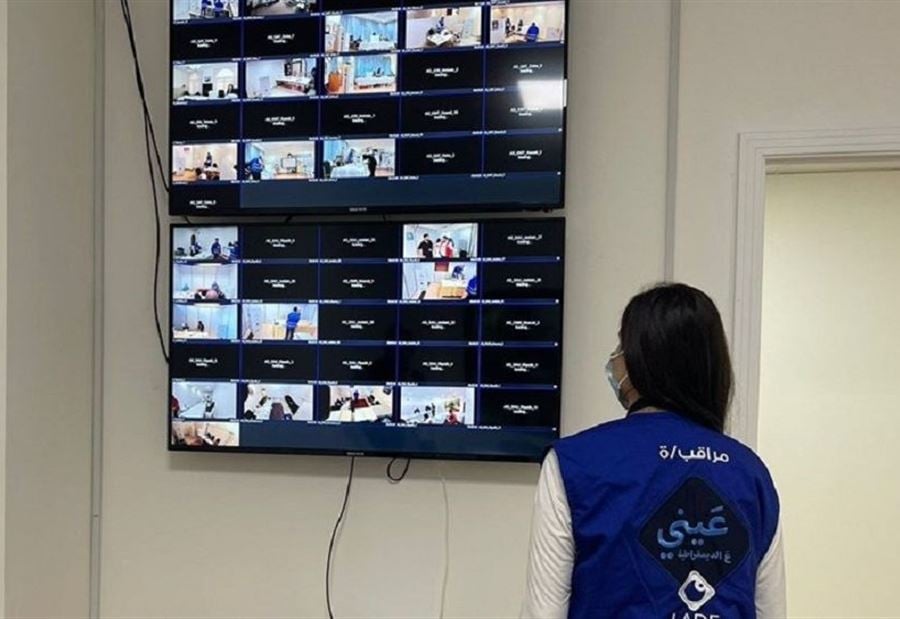 في هذا المركز... عملية فرز في ظلّ إنقطاع التيّار الكهربائي! (صورة)