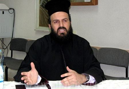 فضيحة جنسية.. بطلها "كاهن فلسطيني" ! 