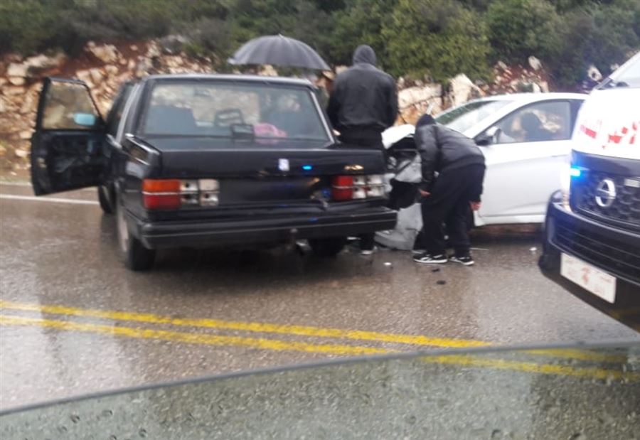 جريحة بحادث سير على طريق جزين كفرفالوس