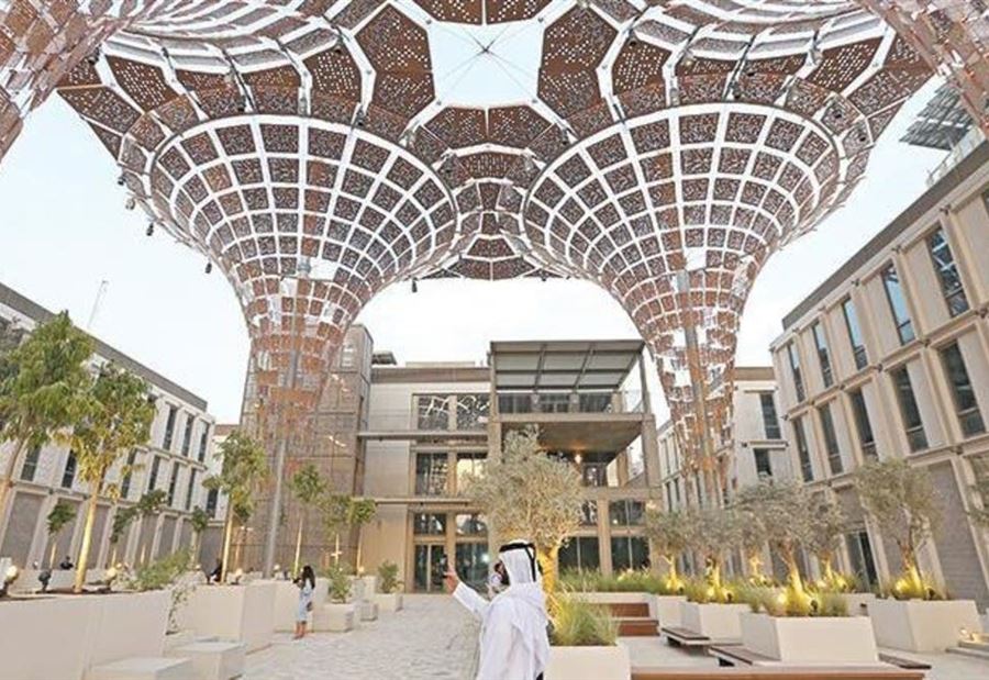 "إكسبو 2020 دبي".. عشرات الآلاف من الزوار في اليوم الأول
