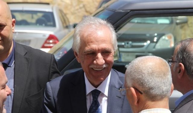زعيتر: للالتفاف حول المؤسسة العسكرية 