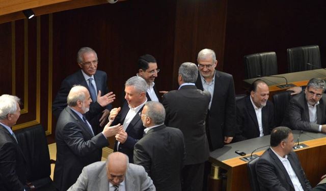 انفجار الأزمة السياسية.. انفجار الأزمة السياسية..