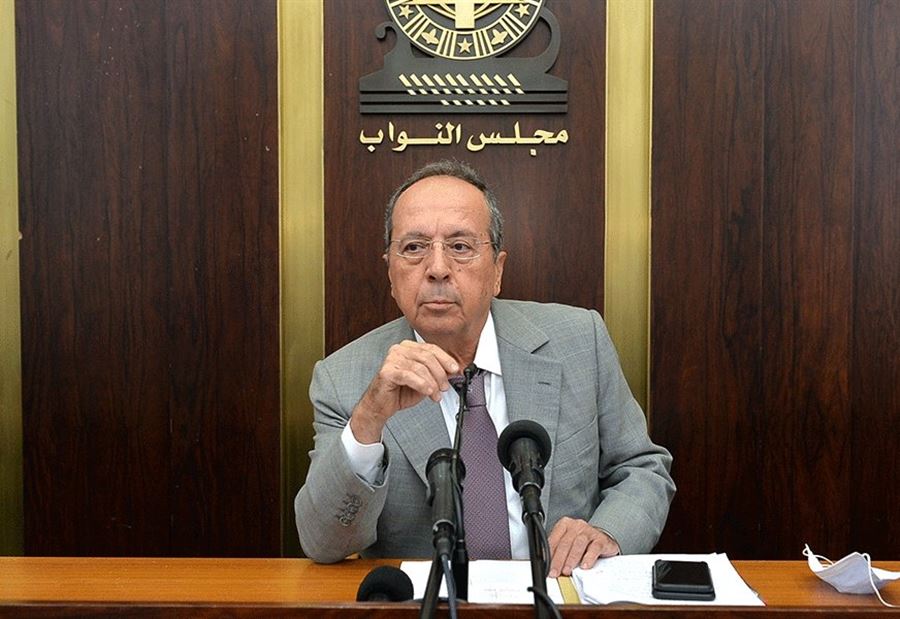 السيد "ينسحب"... ويوضح 
