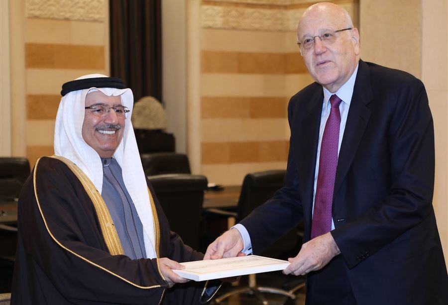 ميقاتي تسلم دعوة من البحرين للمشاركة في القمة العربية المقبلة ميقاتي تسلم دعوة من البحرين للمشاركة في القمة العربية المقبلة