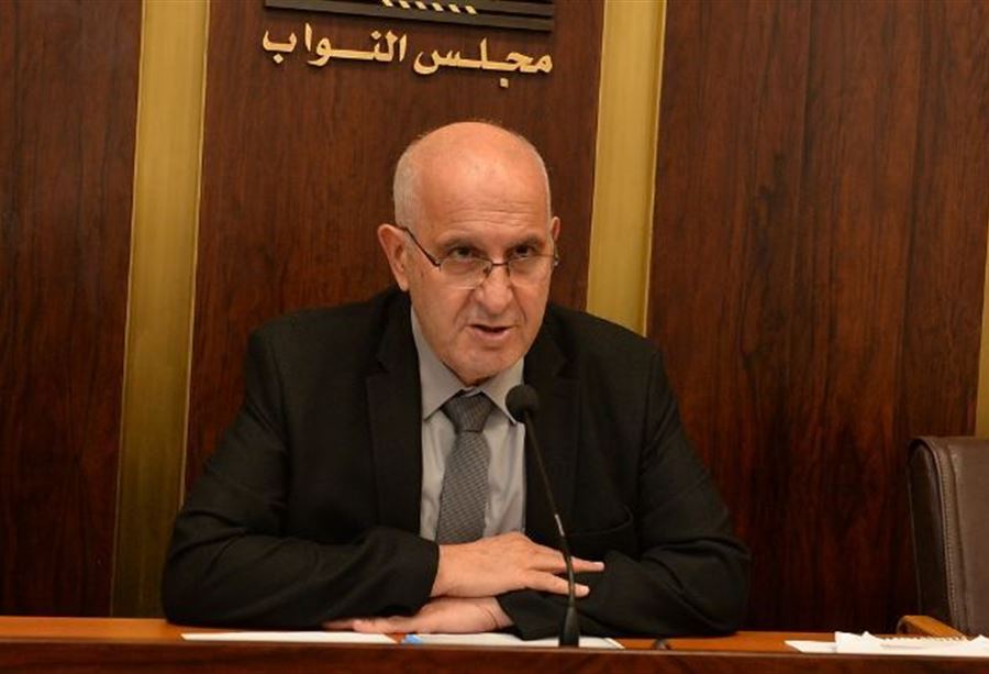 "إقفال البلد"... ماذا قال عراجي؟