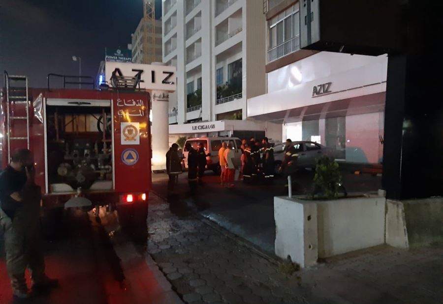 بالصور: حريق داخل سوبر ماركت في الزلقا