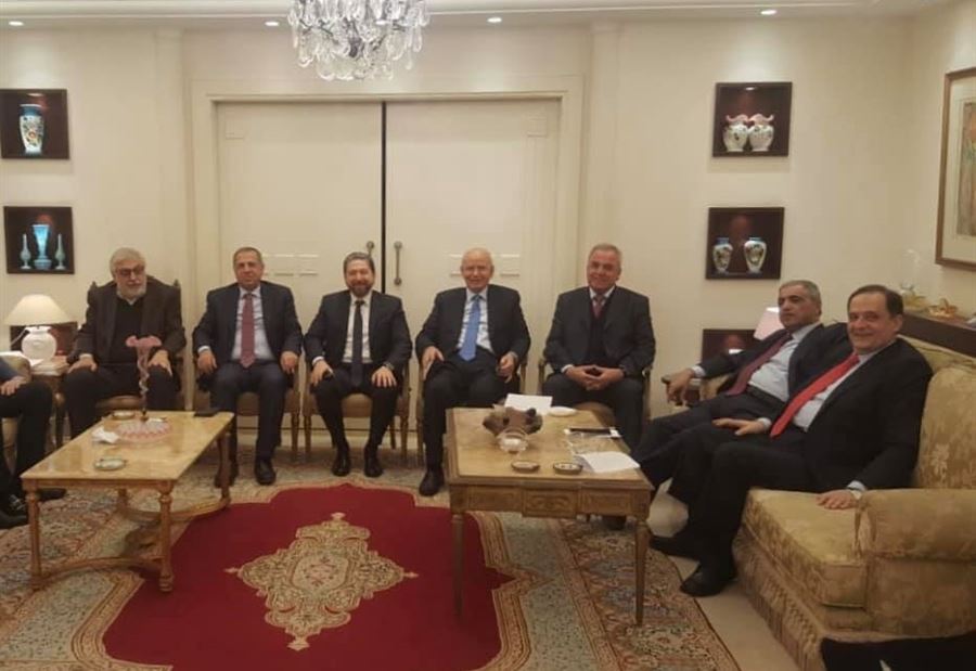 "اللقاء التشاوري": هذا هو الحل  "اللقاء التشاوري": هذا هو الحل