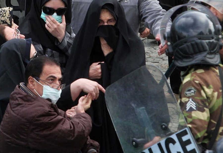 أداةٌ جديدةٌ لقمعِ التظاهرات... إيران تبدأ العمل بـ"فرقِ الأحياء"