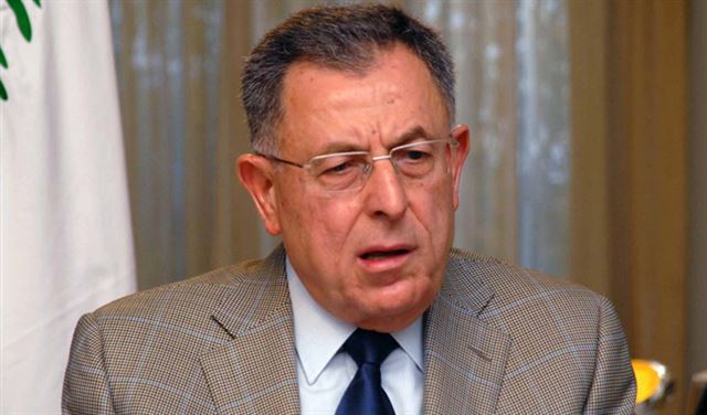 السنيورة: استعراض حزب الله بالقصير استهانة بالدولة 