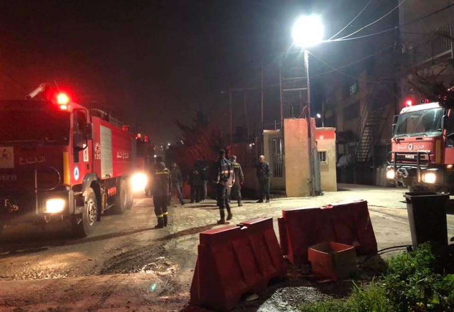بالصور: حريق داخل معمل للبلاستيك في زحلة