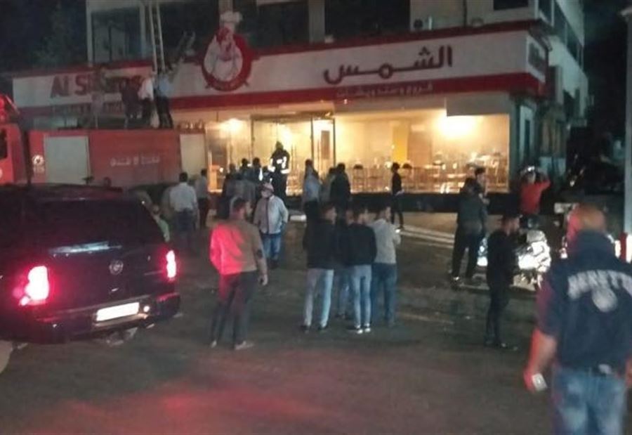 بالصور: حريق مستودع مطعم على اوتوستراد زحلة بالصور: حريق مستودع مطعم على اوتوستراد زحلة