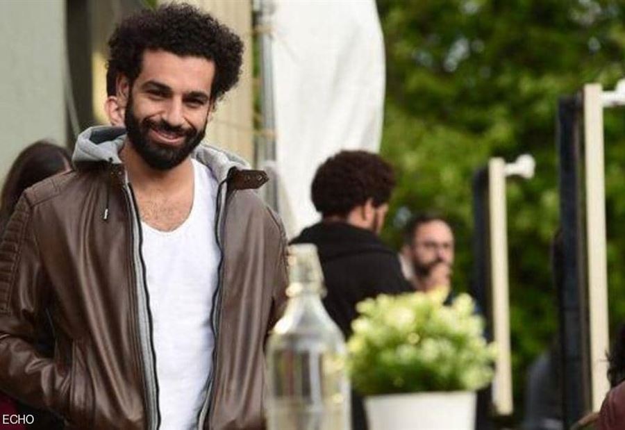 صلاح "ينسى أحزانه" بإعلان جديد صلاح "ينسى أحزانه" بإعلان جديد