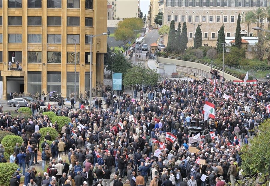 عميد متقاعد: ما سمعته وعود وأنا لا أصدق أي منها!
