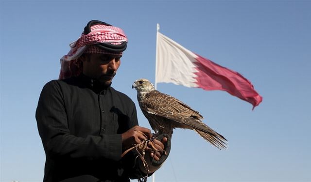 صفقة بمليار دولار بين قطر وإيران و"القاعدة"