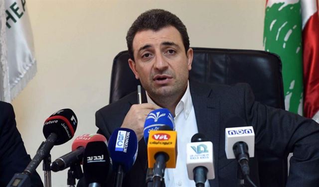 ابو فاعور يوعز بعدم استقبال أي ملف الا من صاحب العلاقة