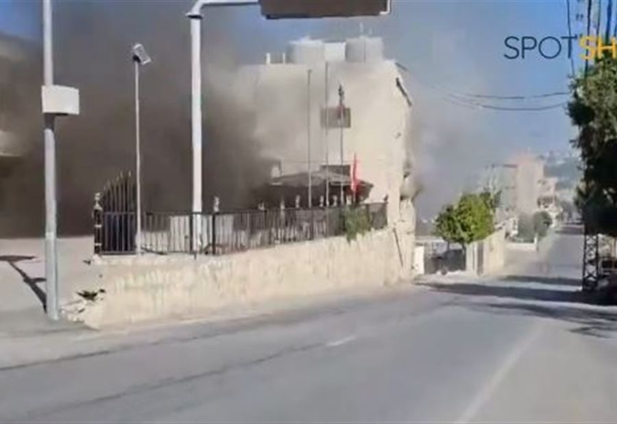 غارة إسرائيلية على مركز الدفاع المدني في طيردبا (فيديو)