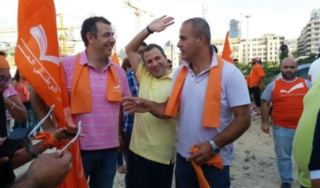 التيار.. "يزيحوا طوابيرَهم الخامسة من الدرب وما يِعتَلوا همّنا"