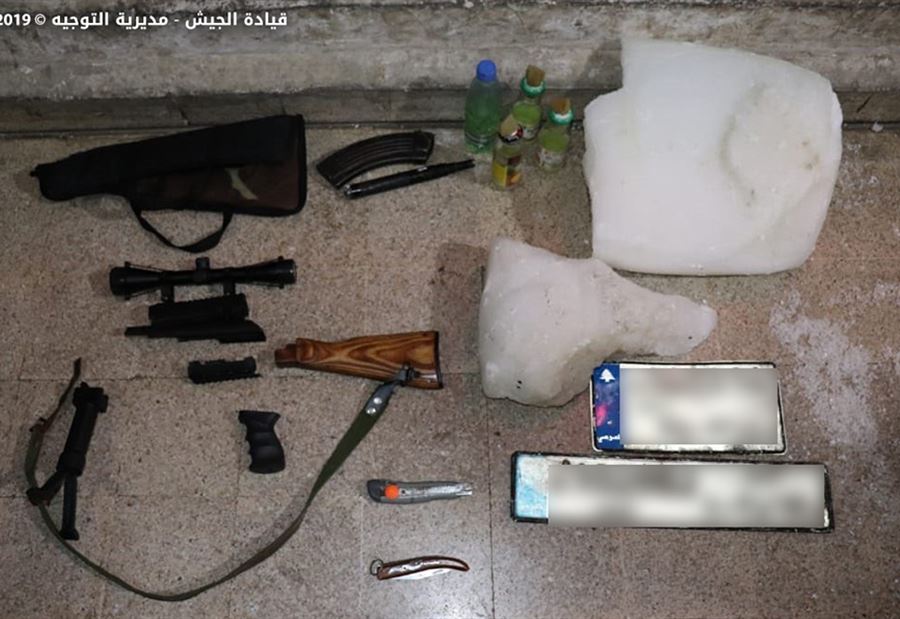 بالصور: أسلحة حربيّة في طرابلس