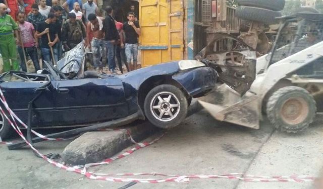 بالصور.. قتيل وجرحى بإنقلاب شاحنة في طرابلس بالصور.. قتيل وجرحى بإنقلاب شاحنة في طرابلس