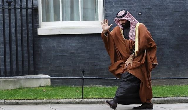 هكذا رد بن سلمان على عشاء وهدية تريزا ماي غير التقليدية