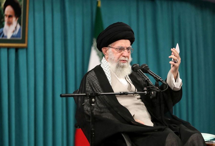 رسالة نتنياهو أغضبت الخامنئي... والكشف عن أسباب الهجوم المفاجئ