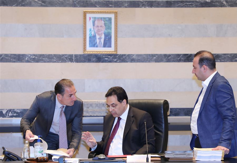 نائبٌ يدعو إلى إستقالة الحكومة