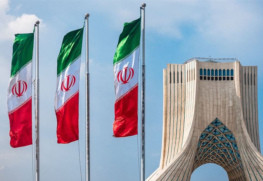 إيران تقرر عودة الحياة... وفتح المدن!