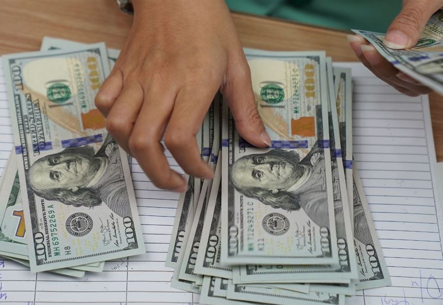 كيف افتتح دولار السوق السوداء صباح اليوم؟