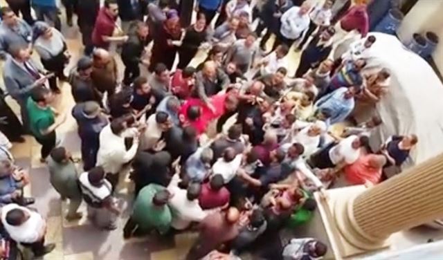 أهالي طنطا يعتدون على مدير أمن الغربية 