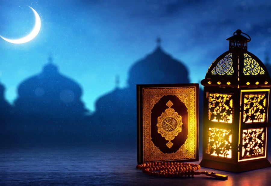 مكتب "الخامنئي" في لبنان يعلن أول أيام رمضان!