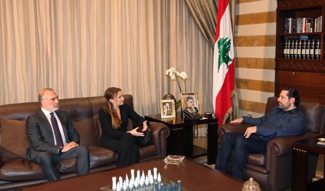  الحريري تسلم من قسيس وبسترس دعوة 