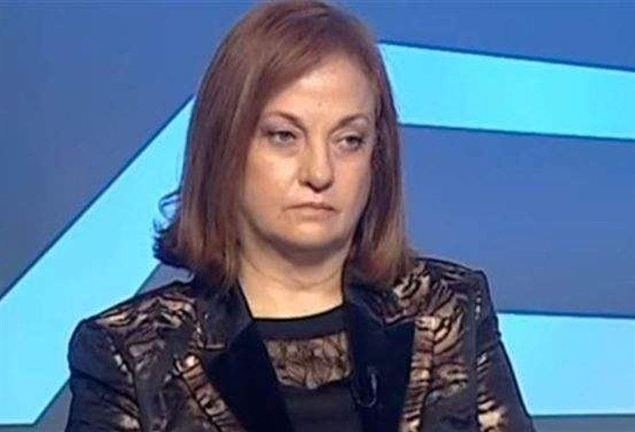 القاضية عون توقف 3 قُصّار لإحراقهم صورة الرئيس عون 