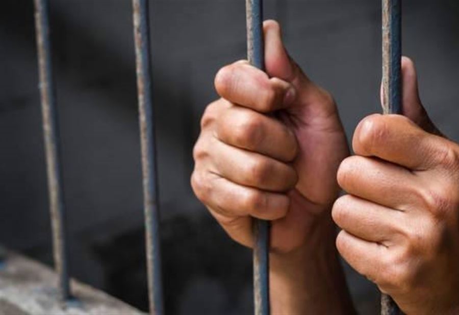 أوقف في صيدا لحيازته تبغاً مهرباً 