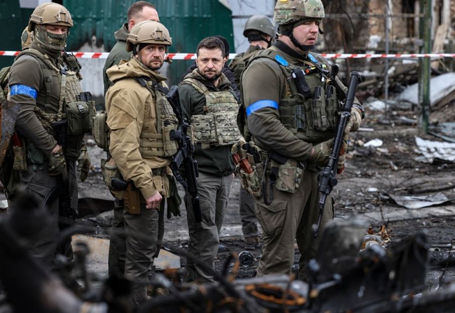 زيلنسكي يتفقد "الإبادة الجماعية"! (صور)