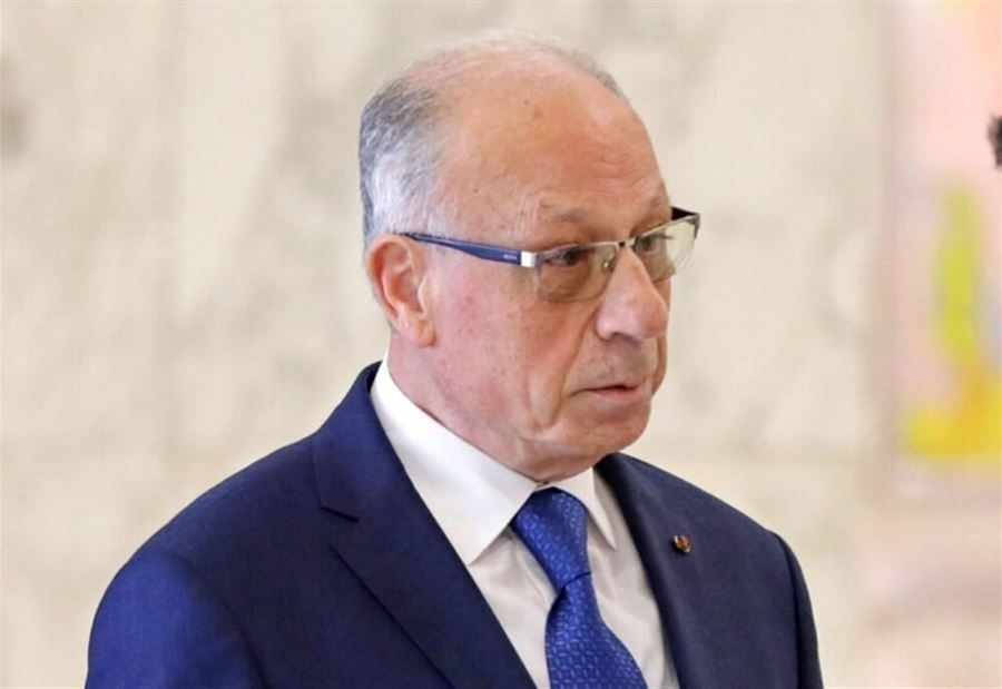 وزير الدفاع: اتفاق ترسيم الحدود "يمثل نقطة تحول هامة جداً"