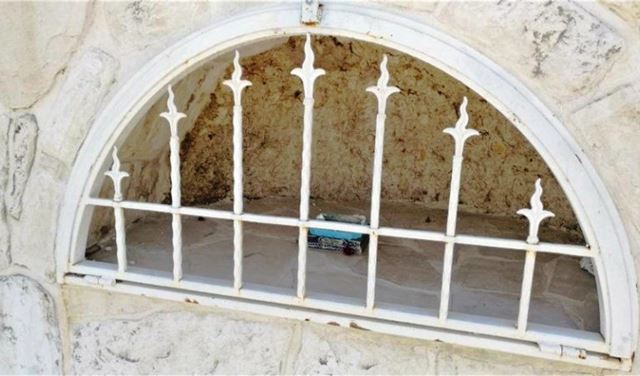 بالصور: تحطيم مزار مار الياس.. والكاميرا تلتقط الفاعلين