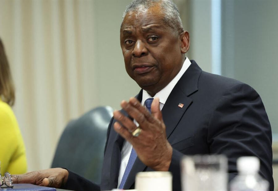 "أيادٍ مُلطخة بالدماء" تقاطع أوستن فى مجلس الشيوخ! "أيادٍ مُلطخة بالدماء" تقاطع أوستن فى مجلس الشيوخ!