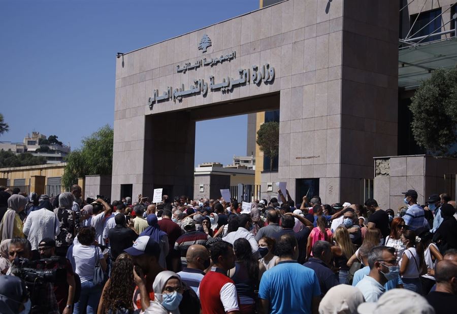نائب يفضح سياسة "المماطلة" مع الأساتذة... ويطالب بإجراءاتٍ "فورية"