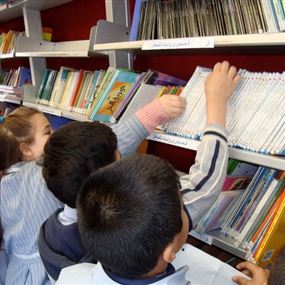 أسعار الكتب المدرسية الى ارتفاع... والأهالي يصرخون 