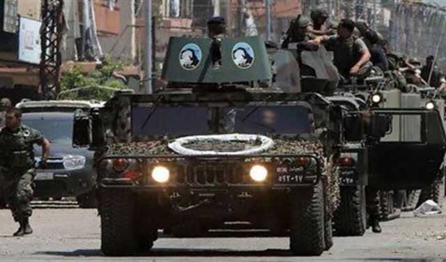 الجيش رصد مسلحين يتحضّرون للقيام بعمل ما الجيش رصد مسلحين يتحضّرون للقيام بعمل ما