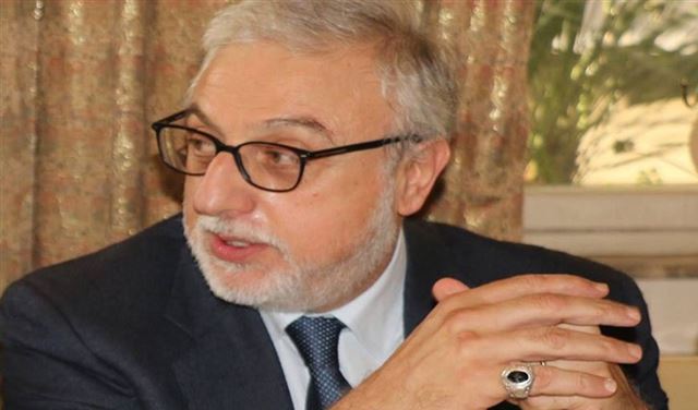 الصمد يشكر حايك على إصلاح أعطال الكهرباء 